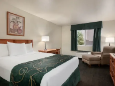 Travelodge by Wyndham Clinton Valley West Court Hotels in Clinton