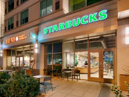 Hyatt House at Anaheim Resort/Convention Center Отели рядом с достопримечательностью «Rte 66»