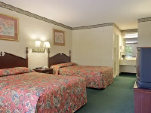 Days Inn & Suites by Wyndham Fort Valley Hotels in Peach County