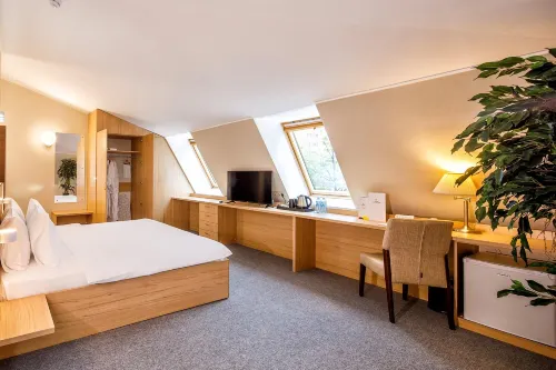 Aura Aquarelle Hotel