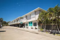 The Coast Motel Hotels in Mulambin