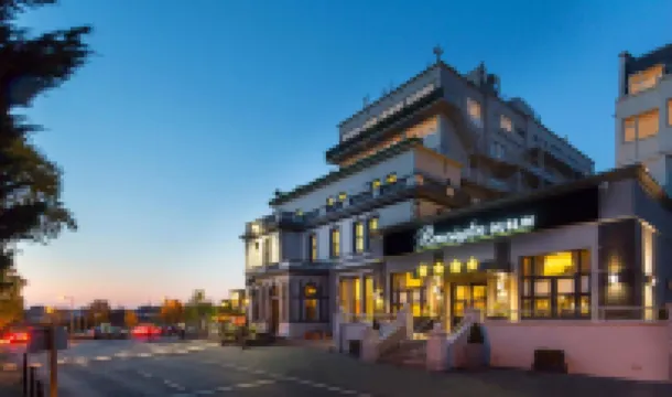 Bonnington Hotel & Leisure Centre โรงแรมใน