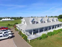 Rose Farm Inn - parking