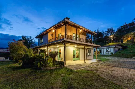 Soy Local Guatape Отели в г. Пеньоль