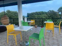 Alona's Traditional Filipino Home Near 100 Islands Wharf Hotel di Bani