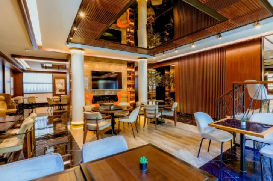 Nobel Gallery Hotel Отели рядом с достопримечательностью «Храм Святого Саввы»