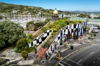 BK's Pohutukawa Lodge - parking
