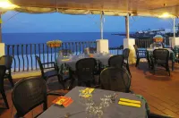 Hotel Villaggio Stromboli - servizio colazione