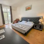 Elite House - Homestays