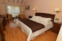 Howard Johnson by Wyndham Rinconada de Los Andes - 4-Star