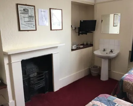 The Bridge Inn Hotels in Isleworth