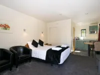 Ashleigh Court Motel Hotels in Blenheim