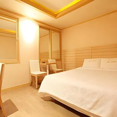ซินยอง โมเต็ล โรงแรมใกล้ไทม์สแควร์ โซล