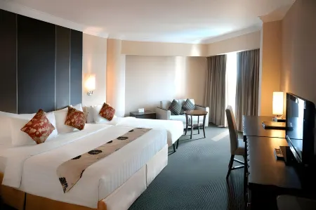 Emerald Garden International Hotel Отели рядом со станцией Medan Train Station