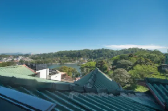 Ceyloni Lake Residency