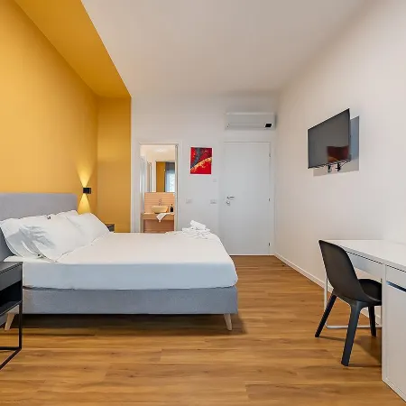 Relais Garbatella Отели рядом с достопримечательностью «Станция метро Garbatella»