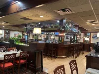Ramada by Wyndham Seekonk Providence Area - bar