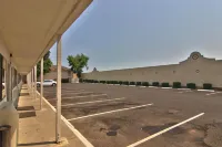 Motel 6 Woodland, CA - Sacramento Airport - parking