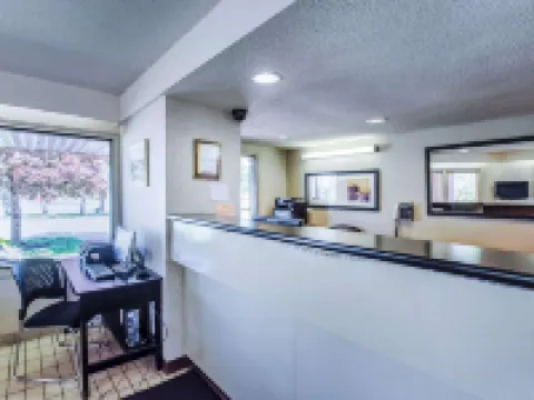 Rodeway Inn Hotels in Saint John County