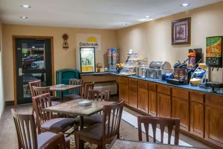 Days Inn by Wyndham Pauls Valley Отели в г. Полс Вэлли