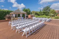 Voco Corby Kettering by IHG - parking