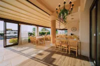 Sunny Castle Hotel - All Inclusive and Free Parking