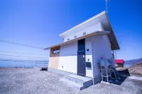 Sunny Side House - parking