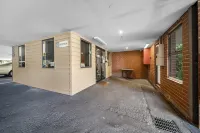 Sovereign Views Apartments - parking