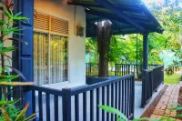Danu Resort - Bed and Breakfasts