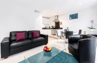 Roomspace Serviced Apartments - Capitol Square -  Ferienwohnungen