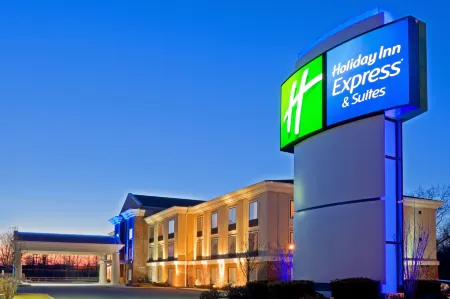 Holiday Inn Express & Suites Clifton Park