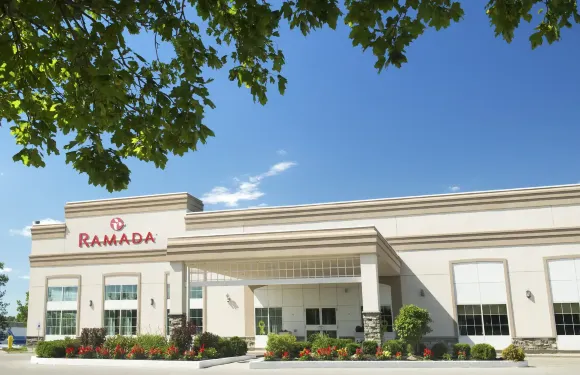 特倫頓温德姆華美達酒店