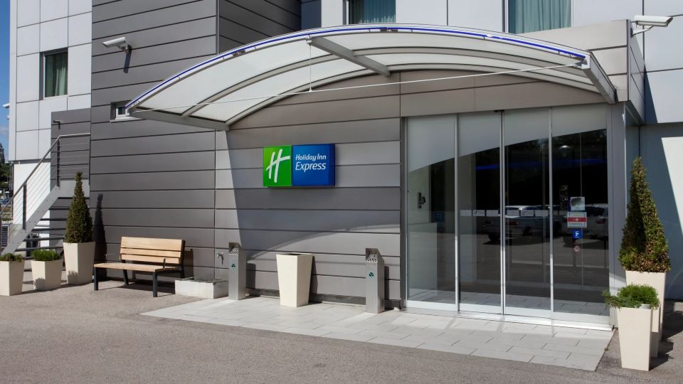 Holiday Inn Express GENEVA AIRPORT by IHG
