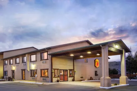 Super 8 by Wyndham Kremmling Отели в г. Креммлинг