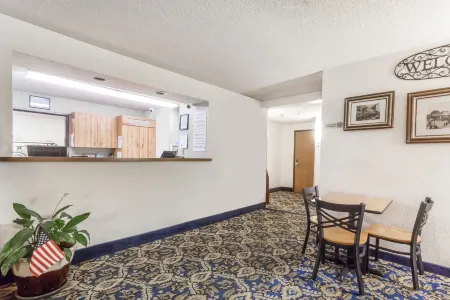 Super 8 by Wyndham Norwich Отели в г. Смирна