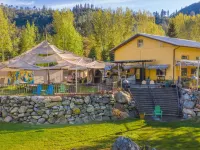 Strawhouse Resorts Hotels in Trinity County