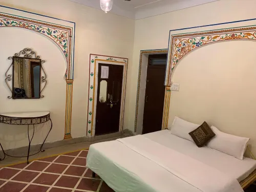 Vinayak Guest House - Pensions