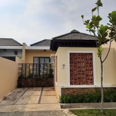 Villa Ubud Anyer - Villa Mungil 1 Br Отели рядом с достопримечательностью «Пляж Anyer»