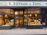 LilyRose Hotel Hotels near The Staircase Cafe