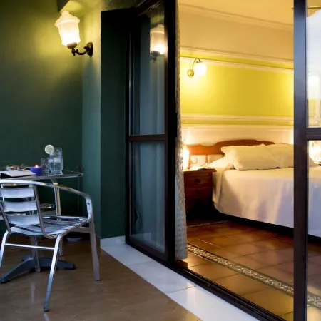 Hostal Alhambra - Adults Only