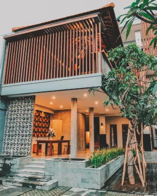 Perissos Echo Beach Các khách sạn gần Echo Beach