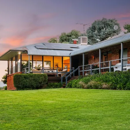 Stay in Mudgee the Grove, the Church, and Premium Private Homestead