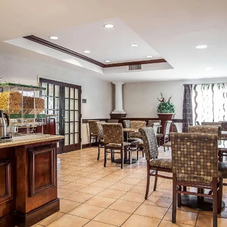Comfort Suites Near University