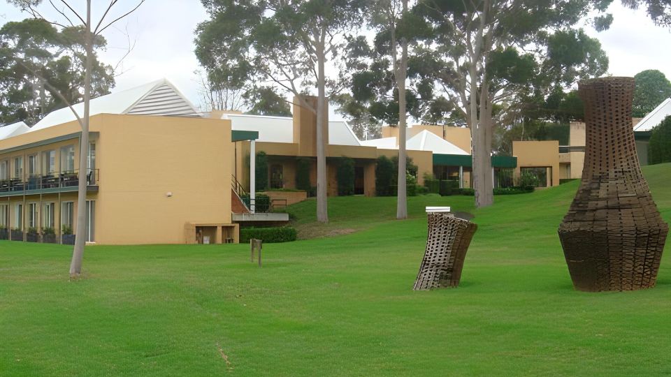 Lakeside Hotel and Conference Centre