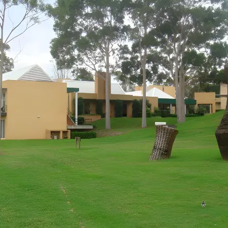 Lakeside Hotel and Conference Centre