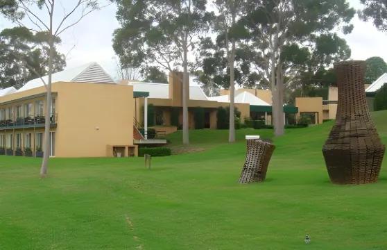 湖畔酒店及會議中心