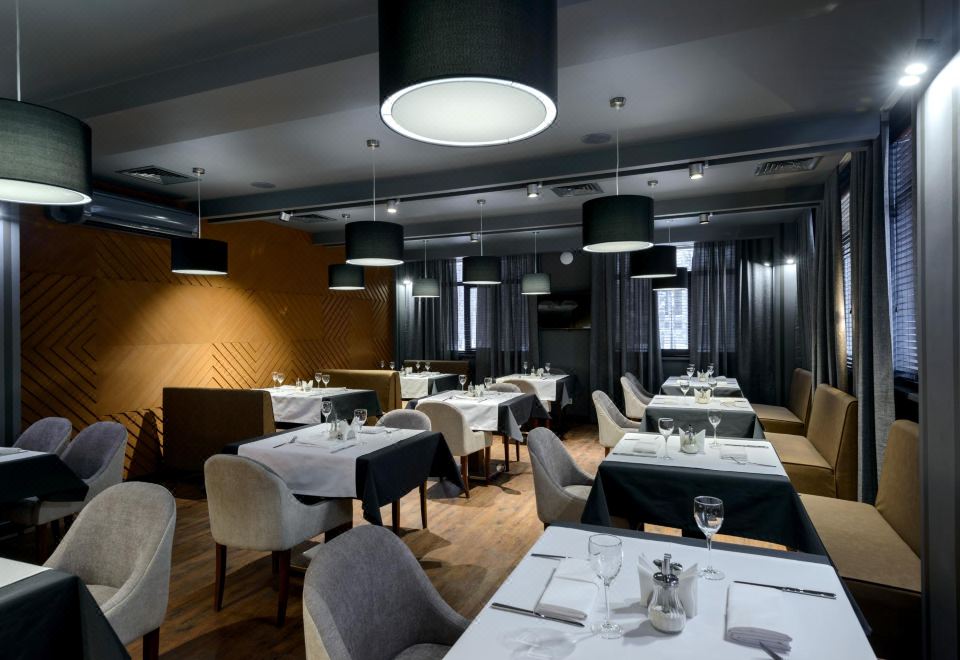 Park Wood Hotel Over view