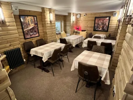 Hoopers Sandy Beach Guest Rooms Отели рядом с достопримечательностью «Клайн Гарденс»