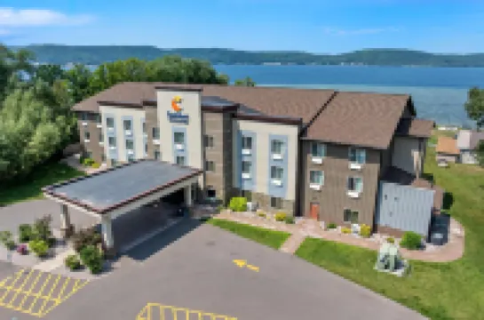 Comfort Inn & Suites Munising-Lakefront