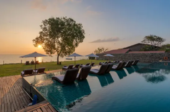 Regenta Arie Lagoon Negombo Hotels near Dutch Canal